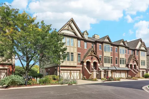402 Brownstone Dr, Saint Charles, IL 60174