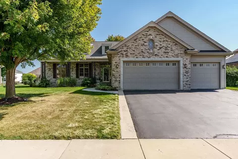 1687 Divine Dr, Rockford, IL 61107