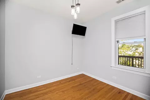Bedroom - 1509 Maple Ave #3, Evanston, IL 60201 photo 5 of 6