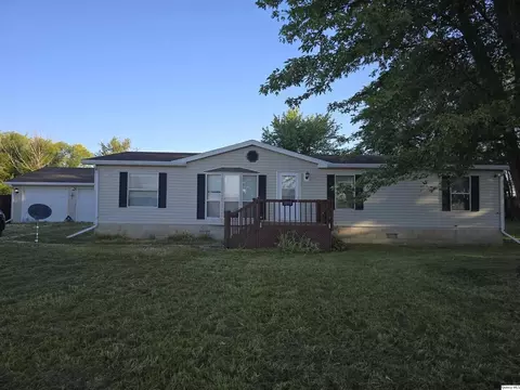 1103 E Main, Augusta, IL 62311 photo 1