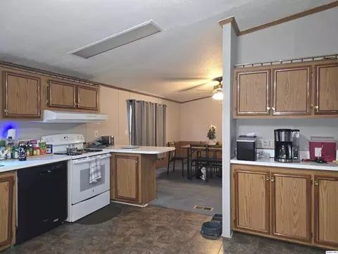 1103 E Main, Augusta, IL 62311 photo 6