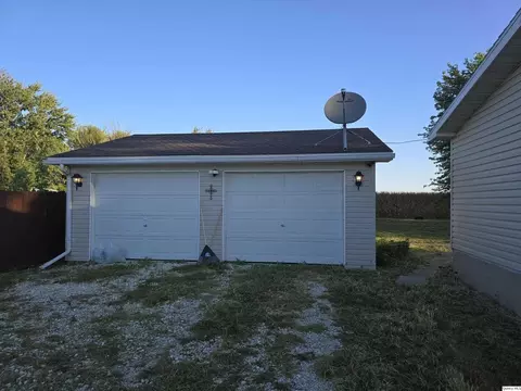 1103 E Main, Augusta, IL 62311 photo 26