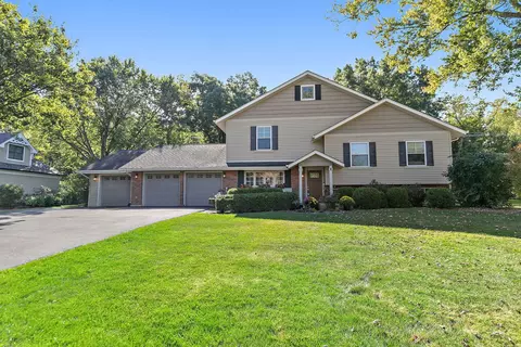 937 Willow Ln, Sleepy Hollow, IL 60118