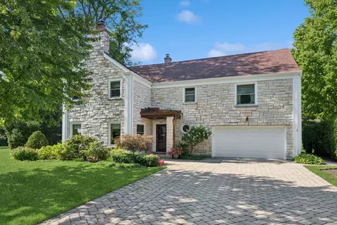 915 Ottawa Ln, Wilmette, IL 60091