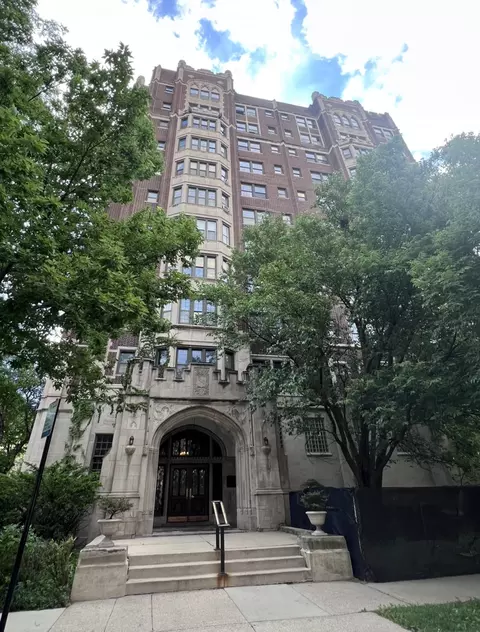 6901 S Oglesby Ave #6C, Chicago, IL 60649