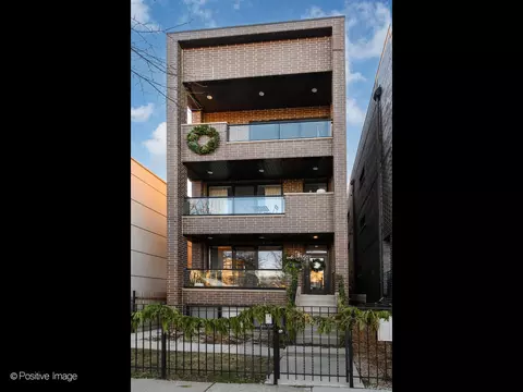 1822 N Kedzie Ave #1W, Chicago, IL 60647