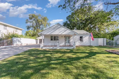305 Luana Rd, Joliet, IL 60433