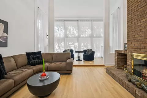 6575 N Caldwell Ave, Chicago, IL 60646 photo 3