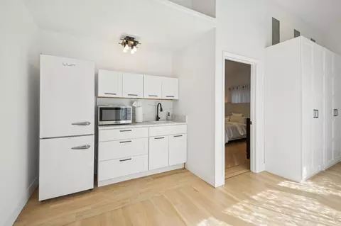 6575 N Caldwell Ave, Chicago, IL 60646 photo 17