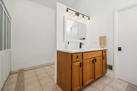 6575 N Caldwell Ave, Chicago, IL 60646 photo 25