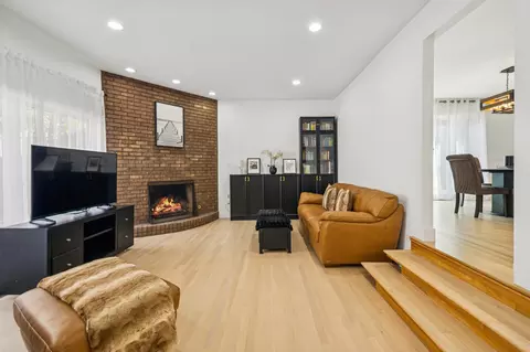 6575 N Caldwell Ave, Chicago, IL 60646 photo 14