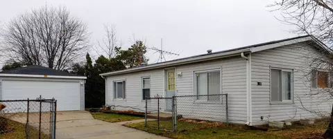 2247 Astor St, Sauk Village, IL 60411