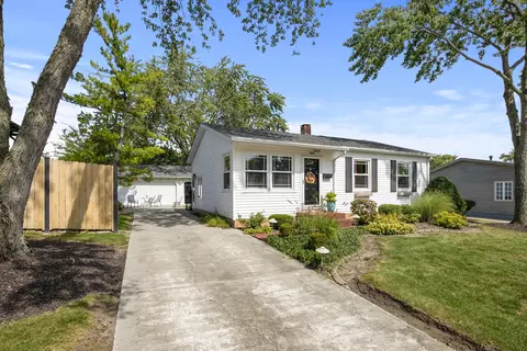 9048 W 147th St, Orland Park, IL 60462