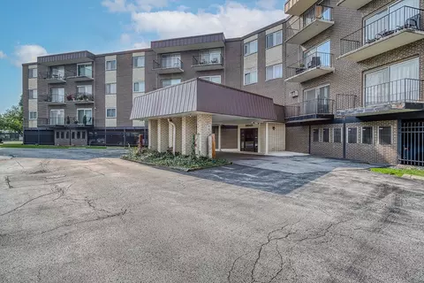9840 S Pulaski Rd #305, Oak Lawn, IL 60453