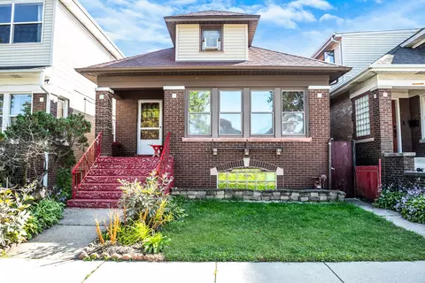 5017 W Dakin St, Chicago, IL 60641
