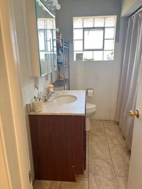 Bath - 2235 S 18th Ave, Broadview, IL 60155 photo 1 of 1