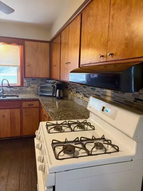 Kitchen - 2235 S 18th Ave, Broadview, IL 60155 photo 2 of 4