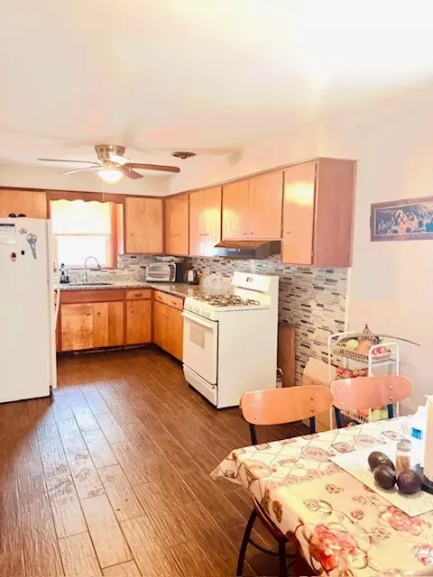 Kitchen - 2235 S 18th Ave, Broadview, IL 60155 photo 3 of 4
