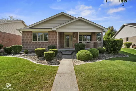 513 Somerset Ln, New Lenox, IL 60451