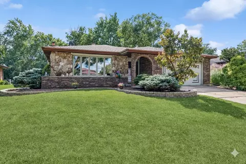 2417 Green Valley Rd, Darien, IL 60561