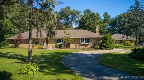 49 W794 Lenschow Rd, Sycamore, IL 60178