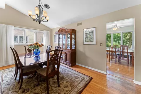 228 Mark Dr, Glenview, IL 60025 photo 10