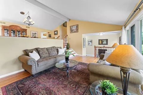 228 Mark Dr, Glenview, IL 60025 photo 7