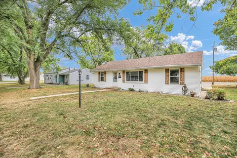 917 Timmons Dr, Tuscola, IL 61953