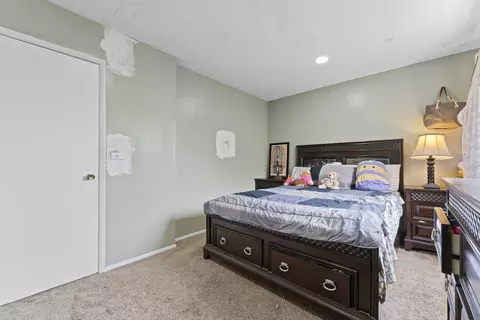 Bedroom - 2504 Algonquin Rd #14, Rolling Meadows, IL 60008 photo 5 of 6