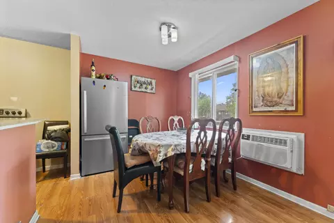 Dining - 2504 Algonquin Rd #14, Rolling Meadows, IL 60008 photo 1 of 2