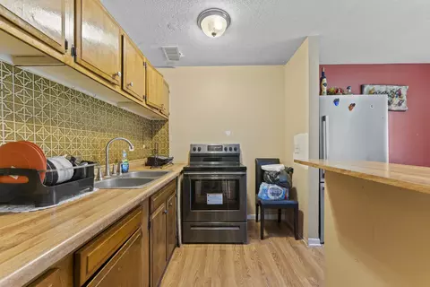 Kitchen - 2504 Algonquin Rd #14, Rolling Meadows, IL 60008 photo 1 of 2