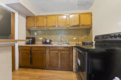 Kitchen - 2504 Algonquin Rd #14, Rolling Meadows, IL 60008 photo 2 of 2