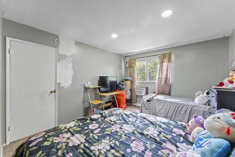 Bedroom - 2504 Algonquin Rd #14, Rolling Meadows, IL 60008 photo 1 of 6