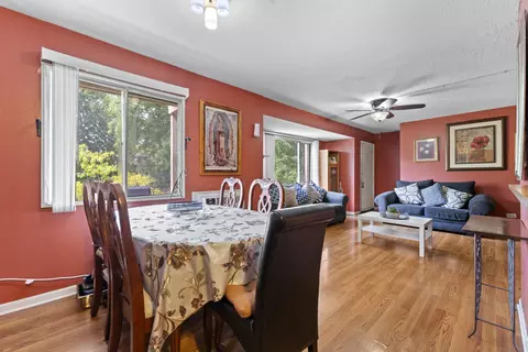 Dining - 2504 Algonquin Rd #14, Rolling Meadows, IL 60008 photo 2 of 2