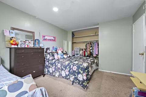 Bedroom - 2504 Algonquin Rd #14, Rolling Meadows, IL 60008 photo 2 of 6