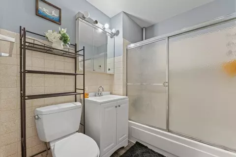 Bath - 2504 Algonquin Rd #14, Rolling Meadows, IL 60008 photo 1 of 2
