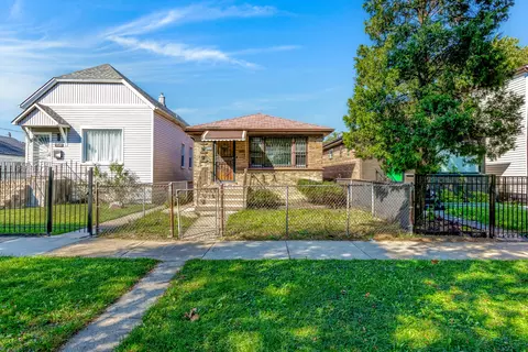 5338 W Kinzie St, Chicago, IL 60644