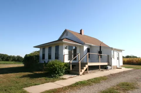 30403 Hancock Rd, Mackinaw, IL 61755