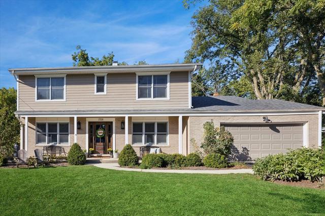 1709 E Thomas Rd, Wheaton, IL 60187