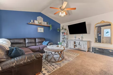 817 Casey Dr, Minooka, IL 60447 photo 4