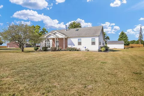 2510 Us Hwy 36 # E, Newman, IL 61942