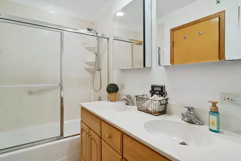 719 Westmere Rd, Des Plaines, IL 60016 photo 17