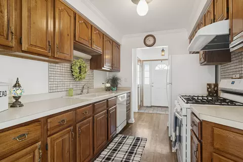719 Westmere Rd, Des Plaines, IL 60016 photo 9