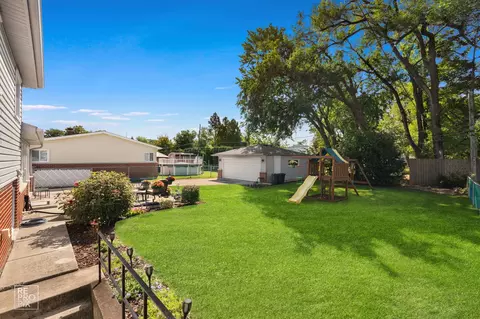 751 Cordial Dr, Des Plaines, IL 60018 photo 23