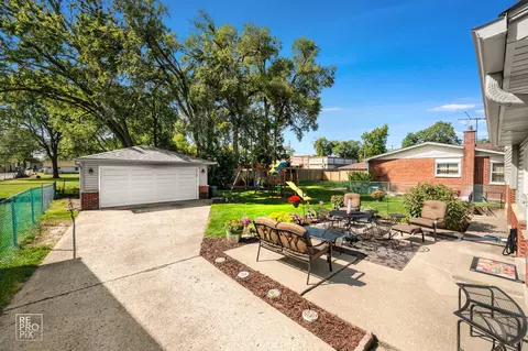 751 Cordial Dr, Des Plaines, IL 60018 photo 24