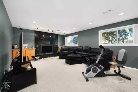 751 Cordial Dr, Des Plaines, IL 60018 photo 20