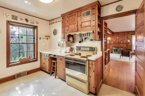 Kitchen - 2113 Forestview Rd, Evanston, IL 60201 photo 2 of 2