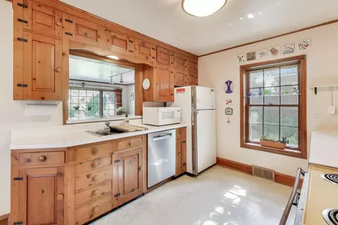 Kitchen - 2113 Forestview Rd, Evanston, IL 60201 photo 1 of 2