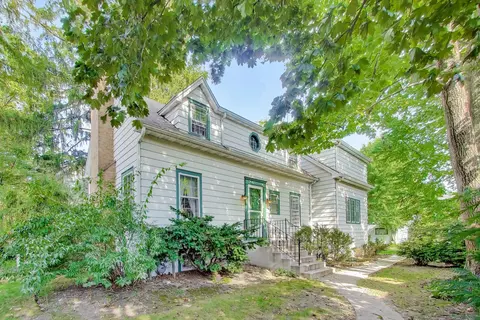 2113 Forestview Rd, Evanston, IL 60201