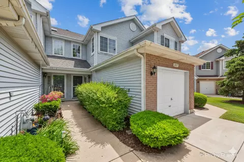 247 Camel Bend Ct #247, Schaumburg, IL 60194